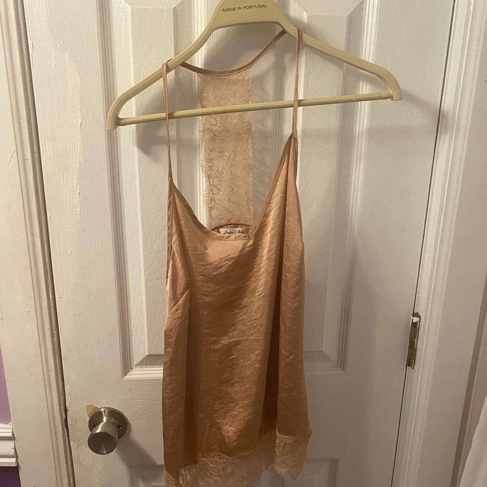 Skylar & jade silk top in size large